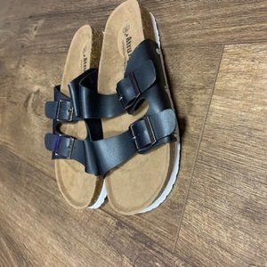 FTBOODE Atrungz Black Sandals